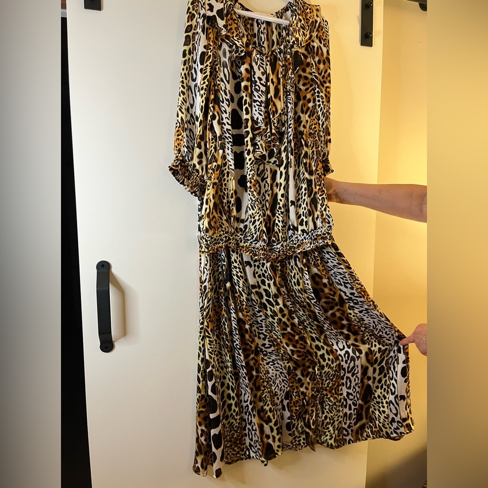 Peter Nygard Blouse And Skirt Set